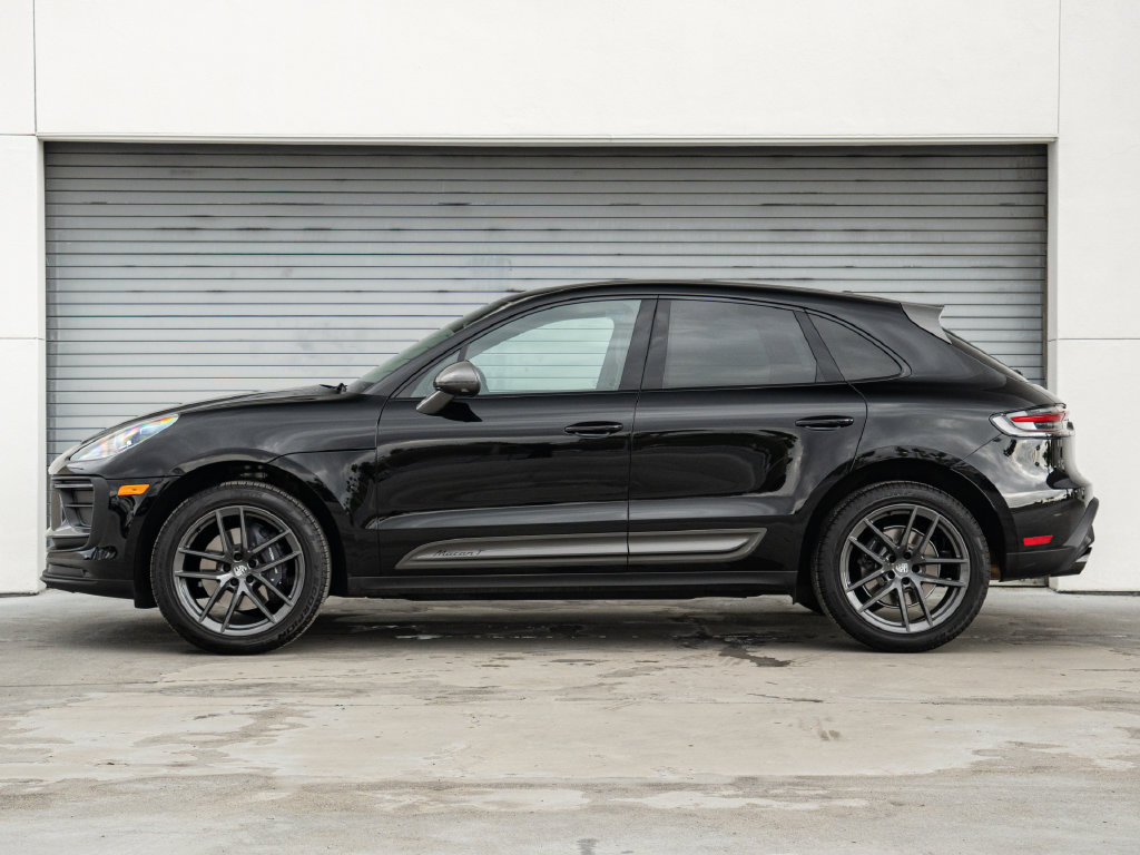 Certified 2026 Porsche Macan Turbo AWD/4WD image 2