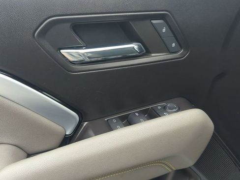 Used 2024 Chevrolet Colorado ZR2 w/ Technology Package image 13