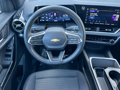Used 2025 Chevrolet Equinox LT image 15