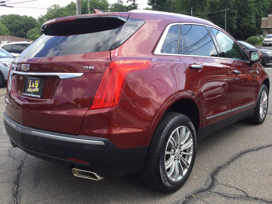 Used 2018 Cadillac XT5 Luxury w/ Driver Awareness Package AWD/4WD image 8