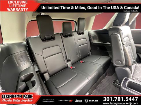 Used 2024 Nissan Pathfinder Platinum AWD/4WD image 25