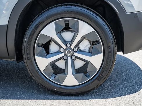 New 2026 Volvo XC40 B5 Plus w/ Protection Package Premier AWD/4WD image 19