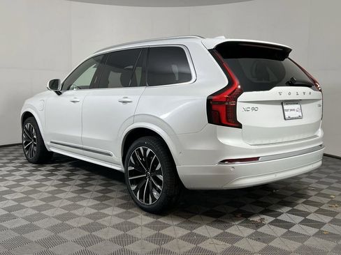 New 2026 Volvo XC90 T8 Plus w/ Protection Package Premier image 6