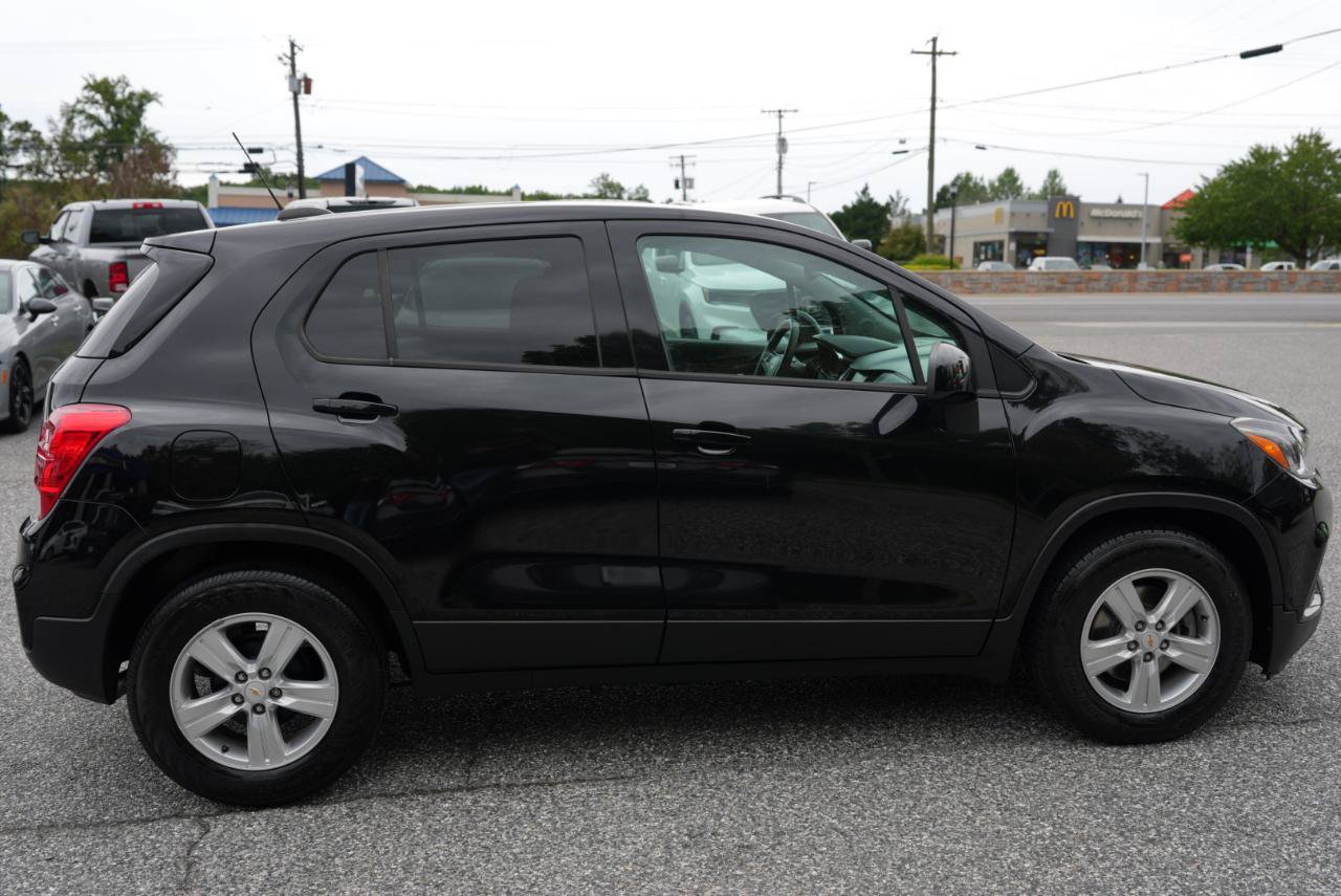 Used 2020 Chevrolet Trax LS w/ Tint and Cruise Package FWD image 4