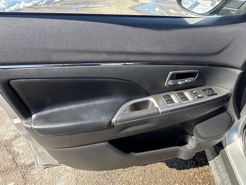 Used 2018 Mitsubishi Outlander Sport SE image 10