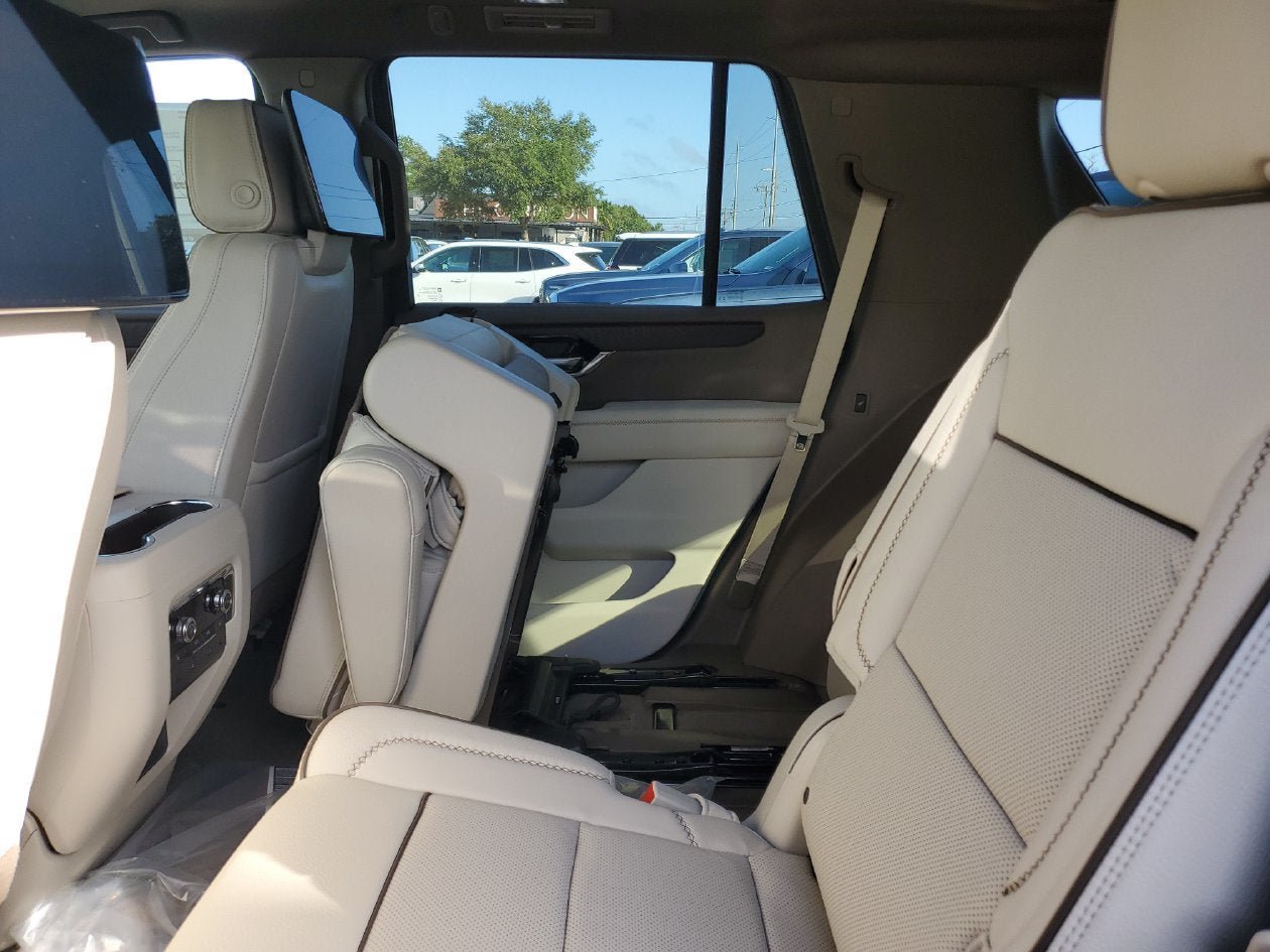 New 2027 GMC Yukon Denali w/ Denali Reserve Package AWD/4WD image 11