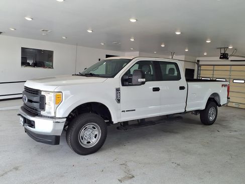 Used 2017 Ford F250 XL w/ Power Equipment Group AWD/4WD image 2