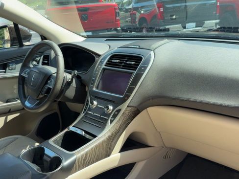 Used 2019 Lincoln Nautilus Reserve AWD/4WD image 16