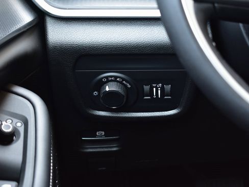 New 2025 Jeep Grand Cherokee L Altitude image 45