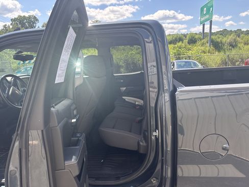 Used 2018 Chevrolet Silverado 1500 LT AWD/4WD image 9