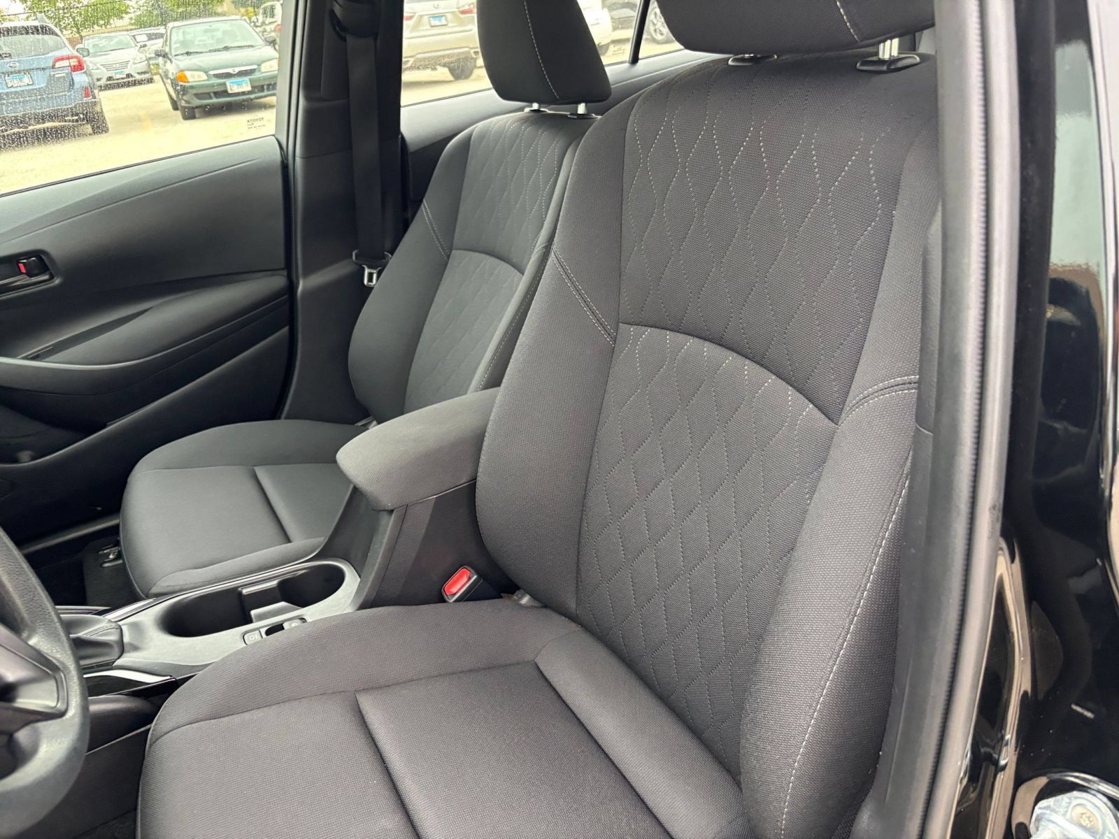 Used 2025 Toyota Corolla LE FWD image 33