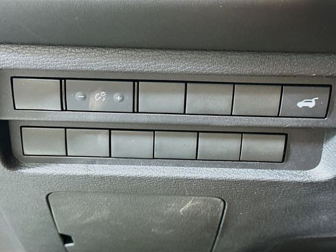 Used 2024 Mitsubishi Outlander SE AWD/4WD image 17