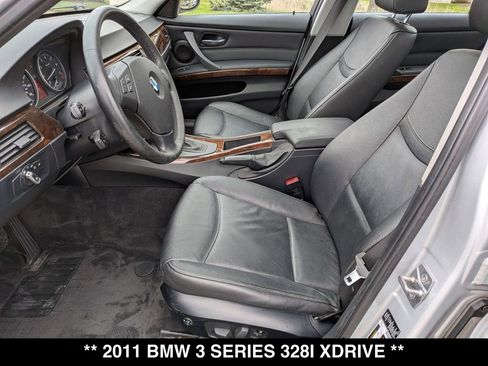 Used 2011 BMW 328i xDrive Sedan AWD/4WD image 18