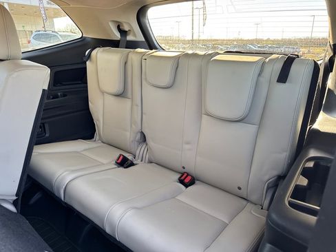 Used 2022 Subaru Ascent Limited image 12