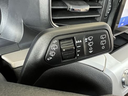 Used 2023 Ford Explorer XLT w/ Equipment Group 202A AWD/4WD image 39