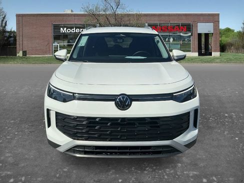Used 2025 Volkswagen Tiguan SE FWD image 6