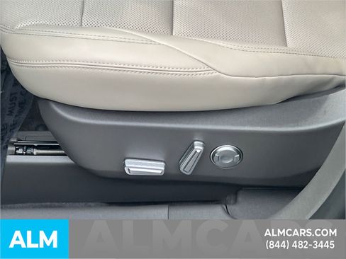 Used 2024 Lincoln Nautilus Premier w/ Equipment Group 102A image 12