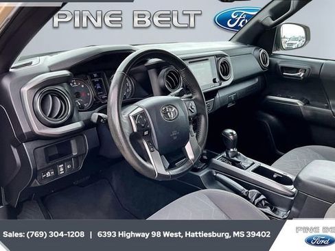 Used 2019 Toyota Tacoma TRD Sport w/ Technology Package image 13