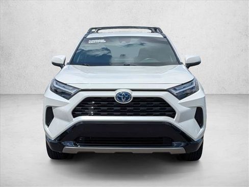 Used 2022 Toyota RAV4 SE AWD/4WD image 2
