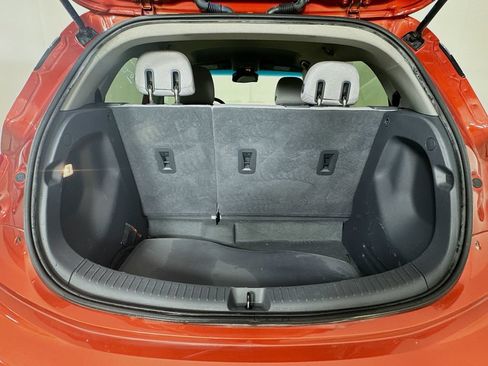 Used 2020 Chevrolet Bolt LT FWD image 31