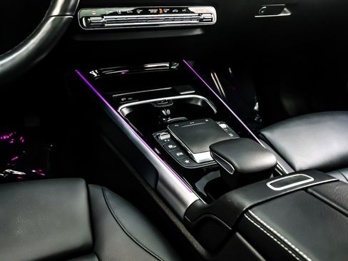 Used 2023 Mercedes-Benz GLB 250 image 7