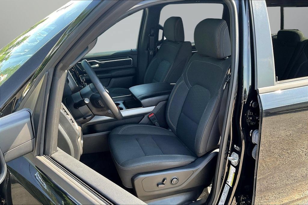 Used 2025 RAM 1500 Big Horn AWD/4WD image 22