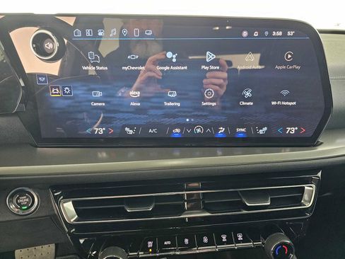 Used 2025 Chevrolet Traverse LT w/ Driver Confidence Package image 26