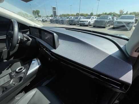 Certified 2024 Kia EV6 Light image 30