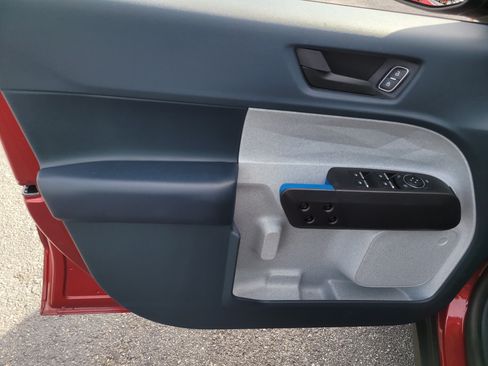 Used 2025 Ford Maverick XLT FWD image 18