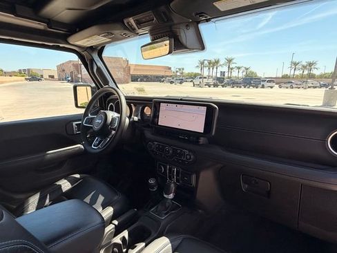 Used 2024 Jeep Wrangler High Altitude AWD/4WD image 14