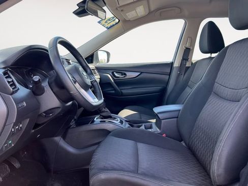 Used 2019 Nissan Rogue SV FWD image 7