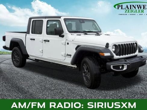Used 2025 Jeep Gladiator Sport image 4