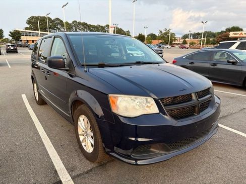Used 2015 Dodge Grand Caravan SXT w/ UConnect Hands-Free Group FWD image 6