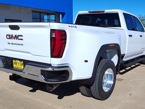 New 2026 GMC Sierra 3500 Pro image 8