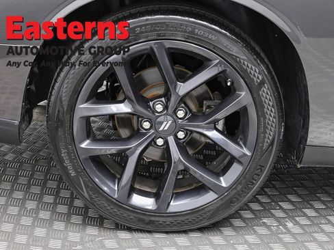 Used 2022 Dodge Challenger SXT w/ Driver Convenience Group RWD image 28