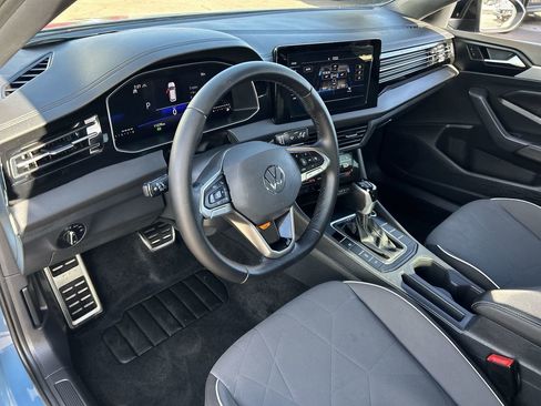 Used 2025 Volkswagen Jetta Sport FWD image 15