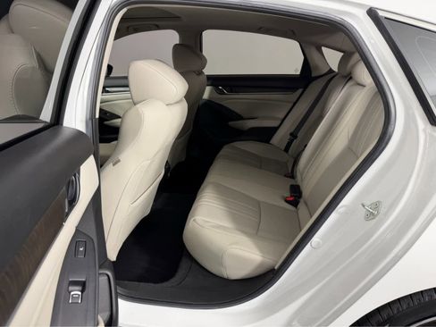 Used 2021 Honda Accord Touring image 12