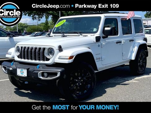 Certified 2024 Jeep Wrangler Unlimited Sahara w/ Technology Group AWD/4WD image 1
