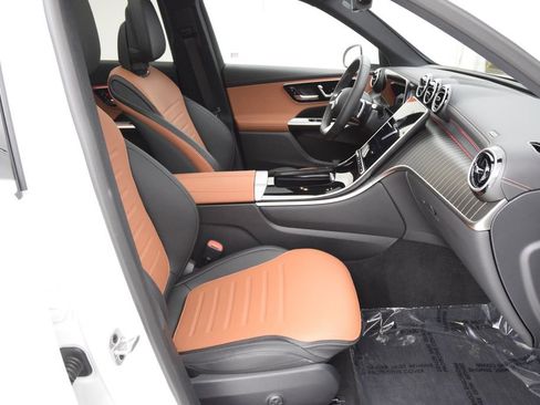 Used 2026 Mercedes-Benz GLC 300 image 16