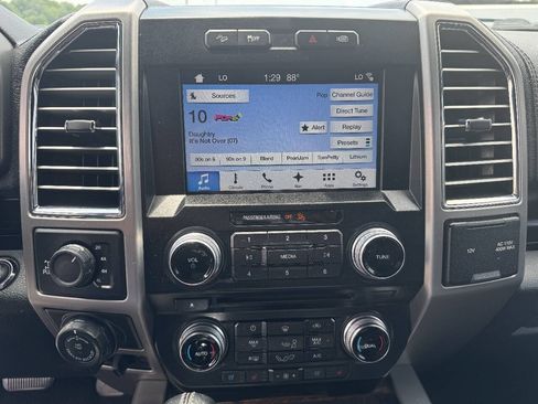 Used 2016 Ford F150 Platinum w/ Equipment Group 701A Luxury AWD/4WD image 12