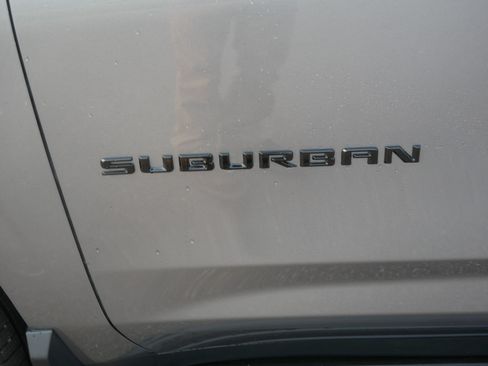 Used 2022 Chevrolet Suburban RST w/ Sport Performance Package AWD/4WD image 17