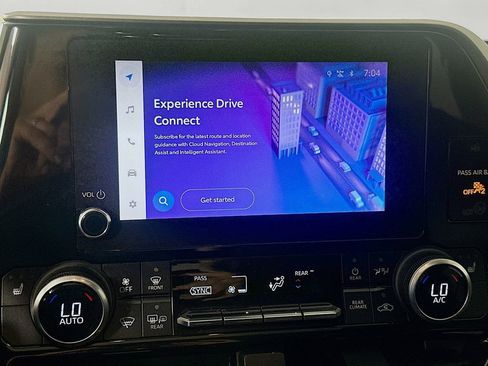 Used 2023 Toyota Highlander XLE FWD image 13