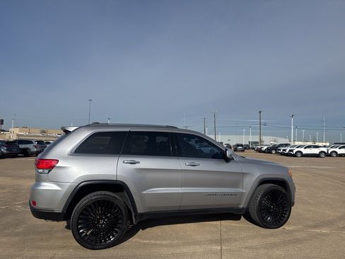 Used 2019 Jeep Grand Cherokee Limited image 26