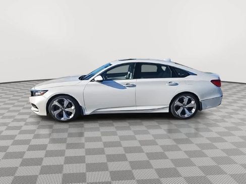 Certified 2018 Honda Accord Touring image 4