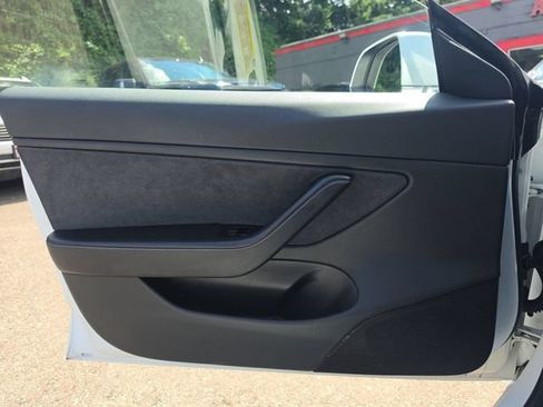 Used 2018 Tesla Model 3 Long Range RWD image 17