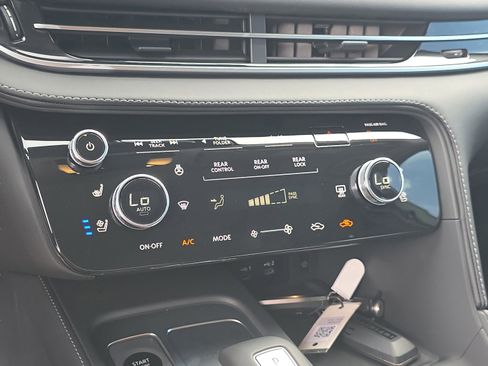 Certified 2026 INFINITI QX60 Luxe w/ Cargo Package image 25