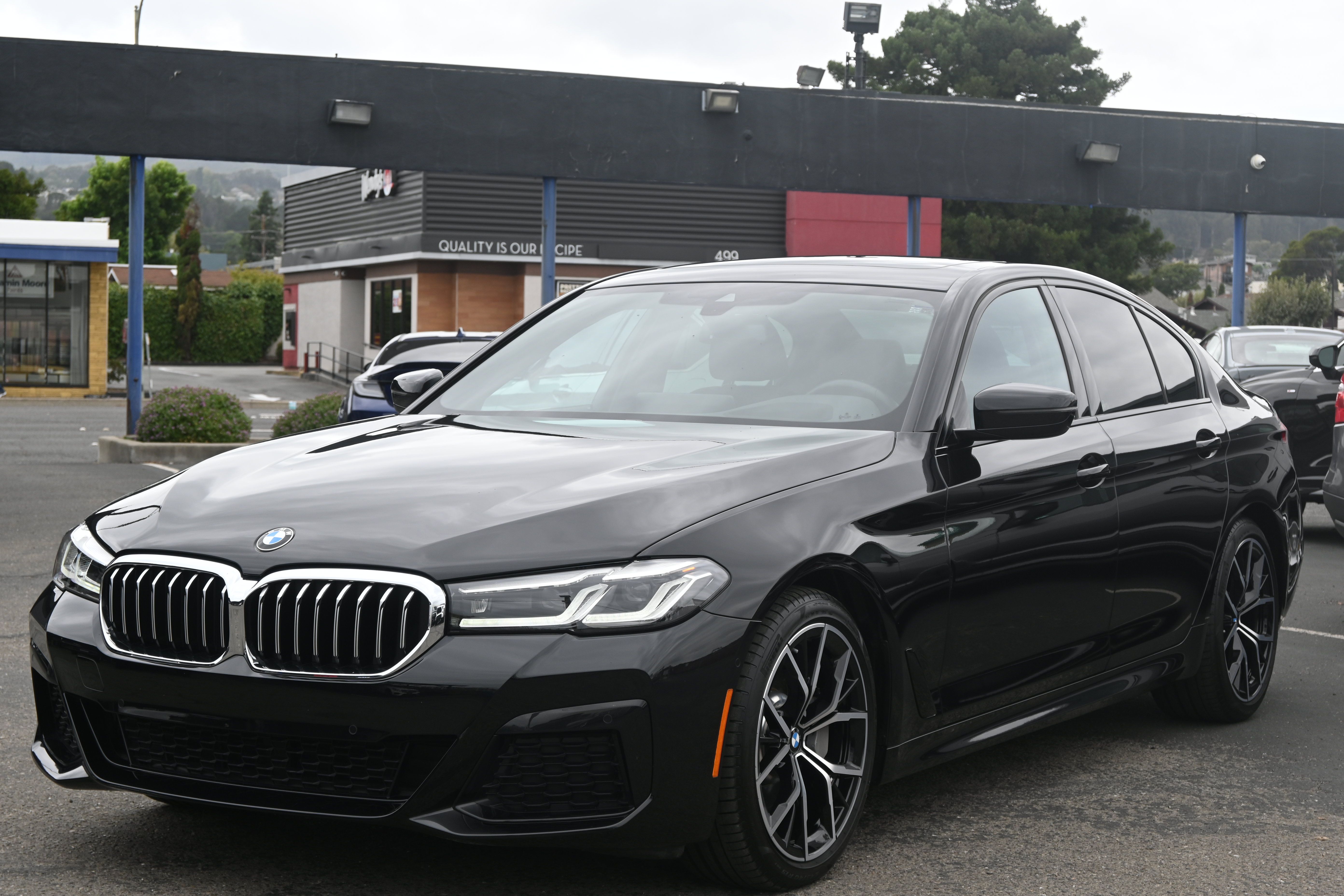 Used 2022 BMW 530i w/ M Sport Package RWD image 1
