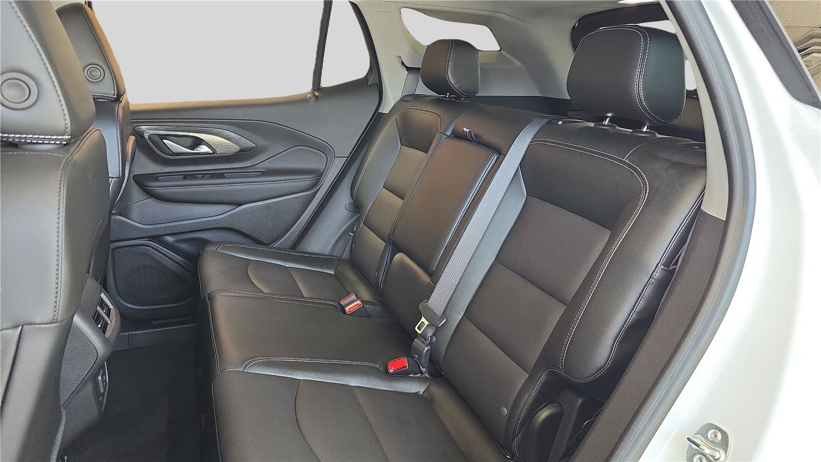 Used 2024 GMC Terrain SLT w/ Elevation Edition AWD/4WD image 18