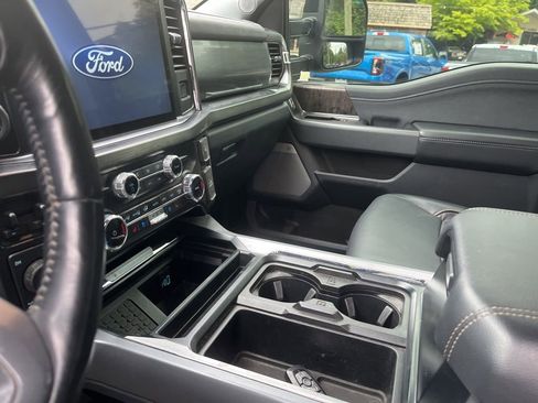 Used 2024 Ford F350 Lariat w/ Lariat Ultimate Package AWD/4WD image 9