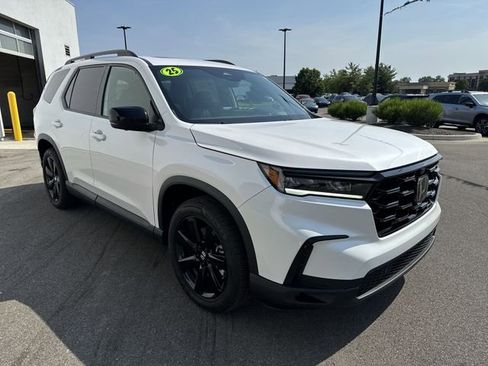 Used 2025 Honda Pilot Black Edition image 7